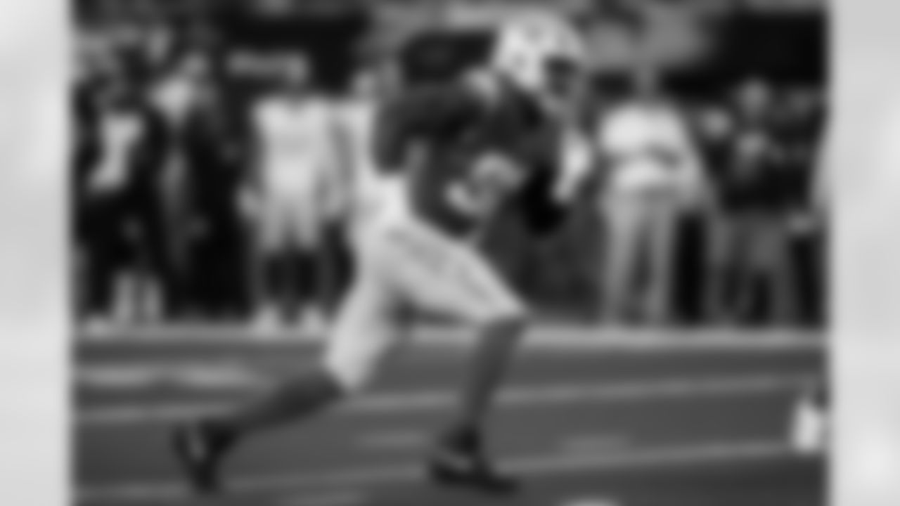 Take a look at the best photos of Chargers 2026 free agent Odafe Oweh