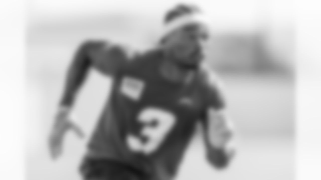Los Angeles Chargers players participate in Phase 2 of the offseason program on Tuesday, May 20, 2025 at The Bolt in El Segundo, CA.