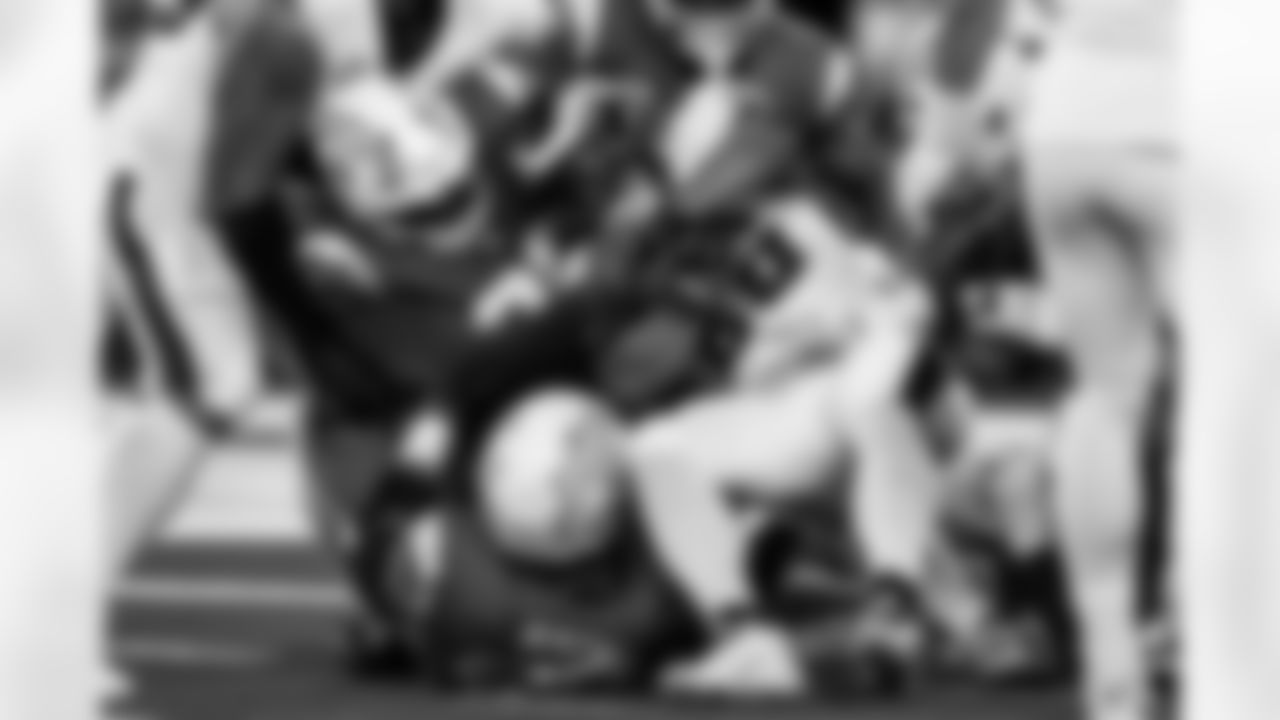 The Los Angeles Chargers agreed to terms on a multi-year contract extension with defensive lineman Teair Tart