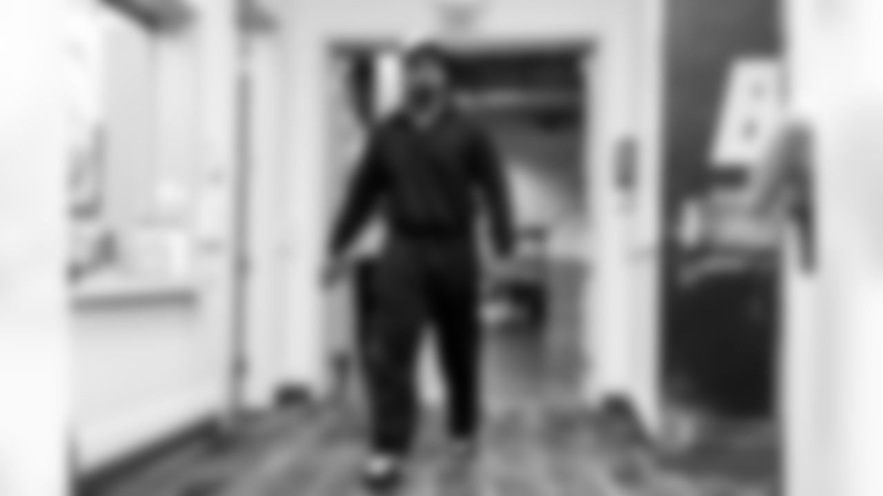 DL Justin Eboigbe (92)