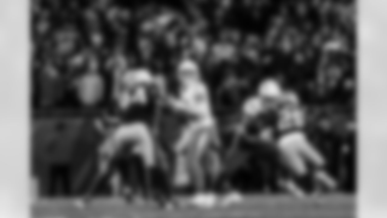 QB Justin Herbert (10)