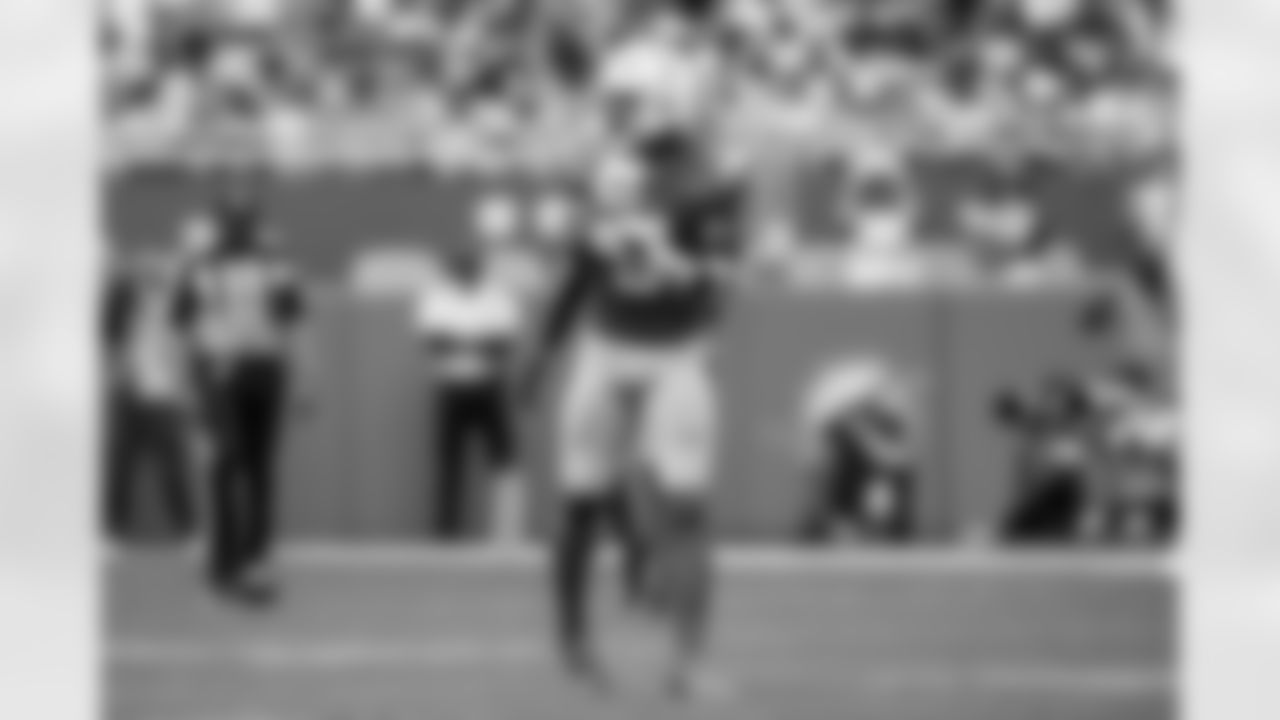 Check out the best shots from the Chargers Week 6 matchup against the Dolphins!