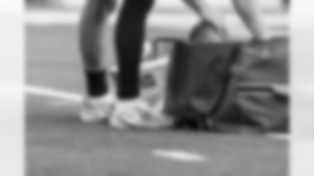 QB Justin Herbert (10)