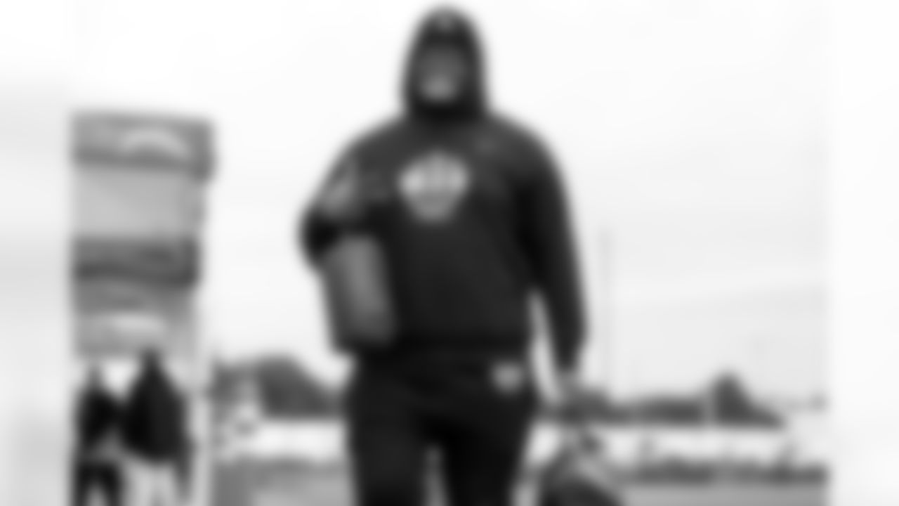 DL Naquan Jones (96)