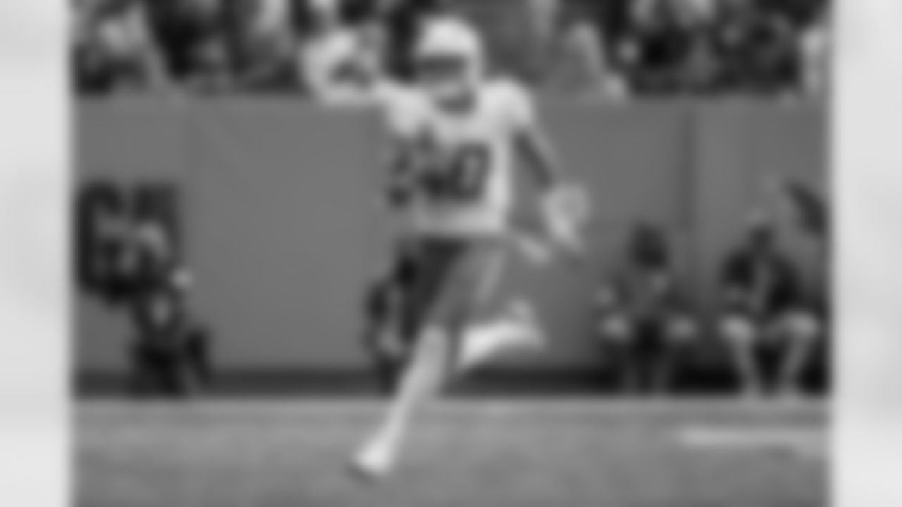 Take a look back at the best photos of Justin Herbert's 2025 campaign.