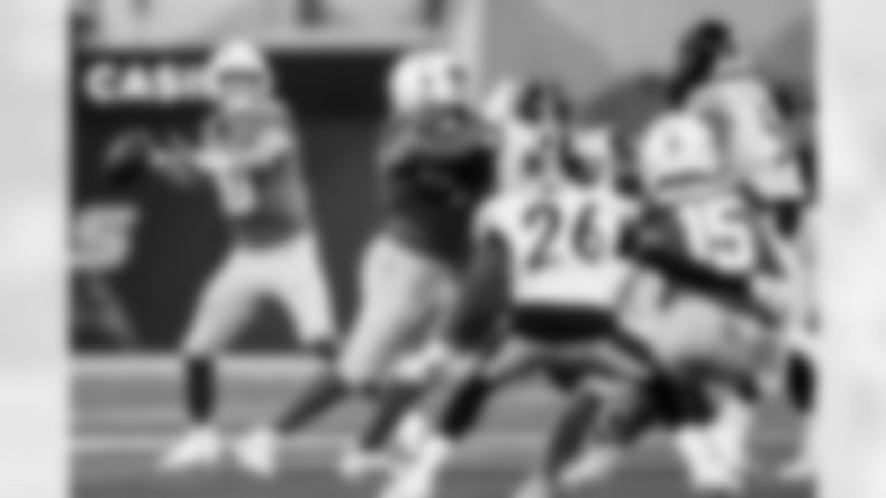 Check out the best shots from the Chargers Week 10 matchup against the Steelers!