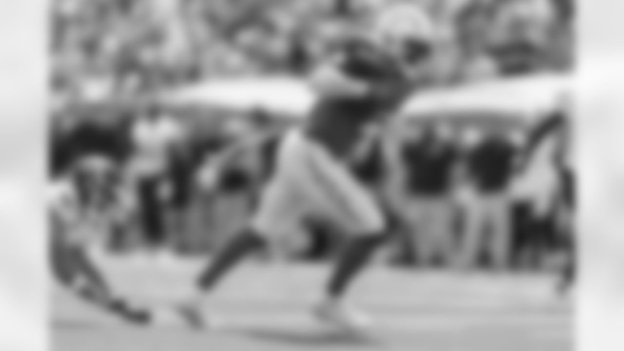 The Los Angeles Chargers play the Tennessee Titans on Sunday, September 17, 2023 at Nissan Stadium in Nashville, TN.
[FINAL SCORE: TEN 27 - LAC 24]