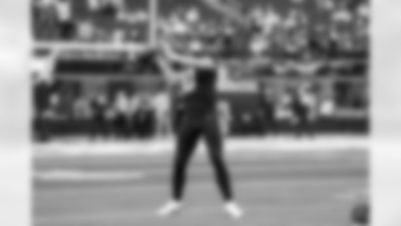 QB Justin Herbert (10)