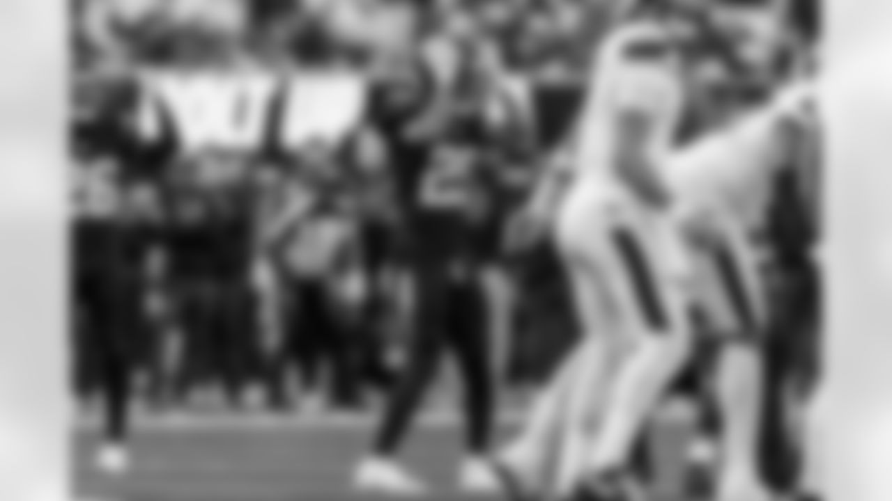 Check out the best shots from the Chargers Week 17 matchup against the Texans!