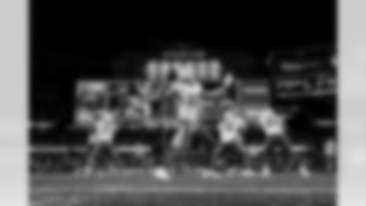 QB Justin Herbert (10)