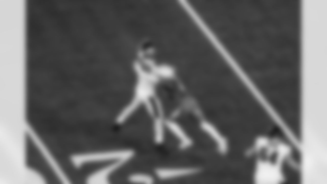 LB Daiyan Henley (0)