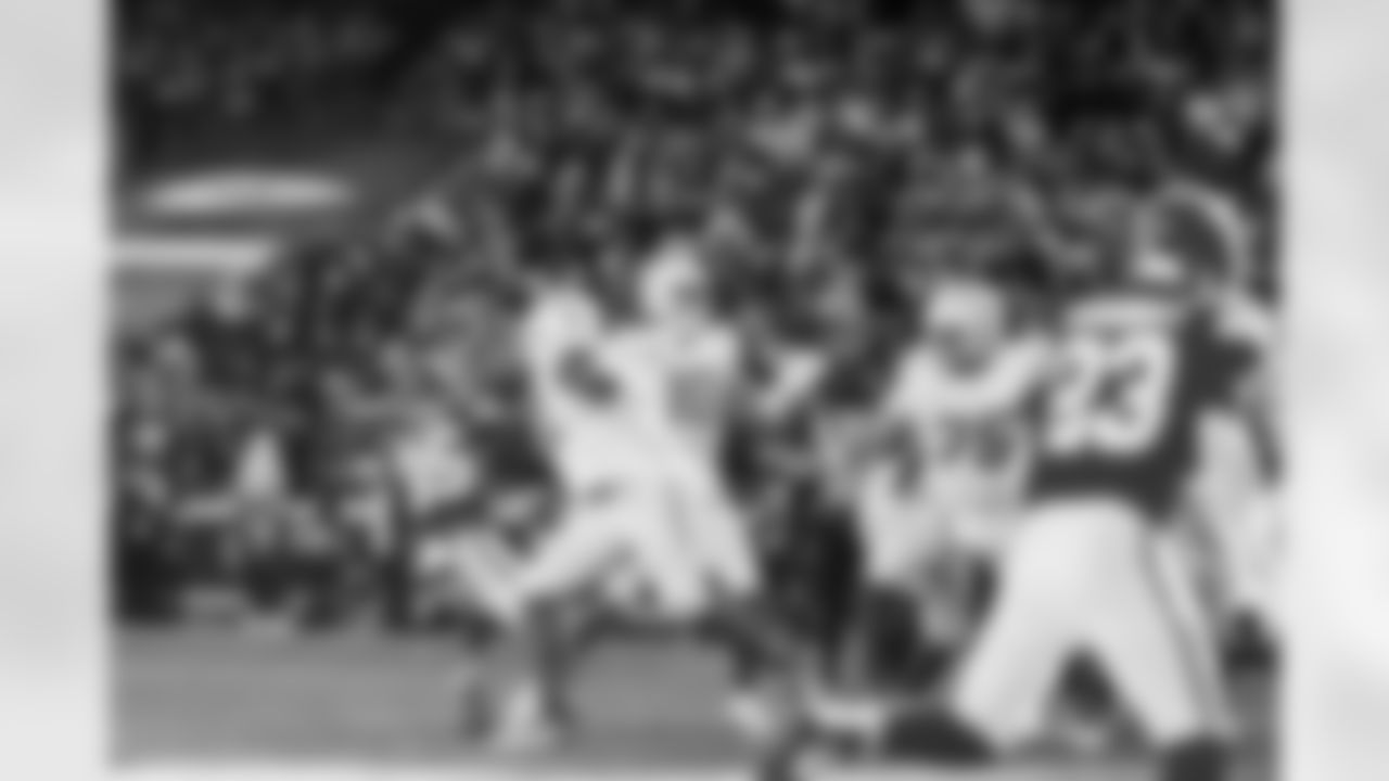 QB Justin Herbert (10)