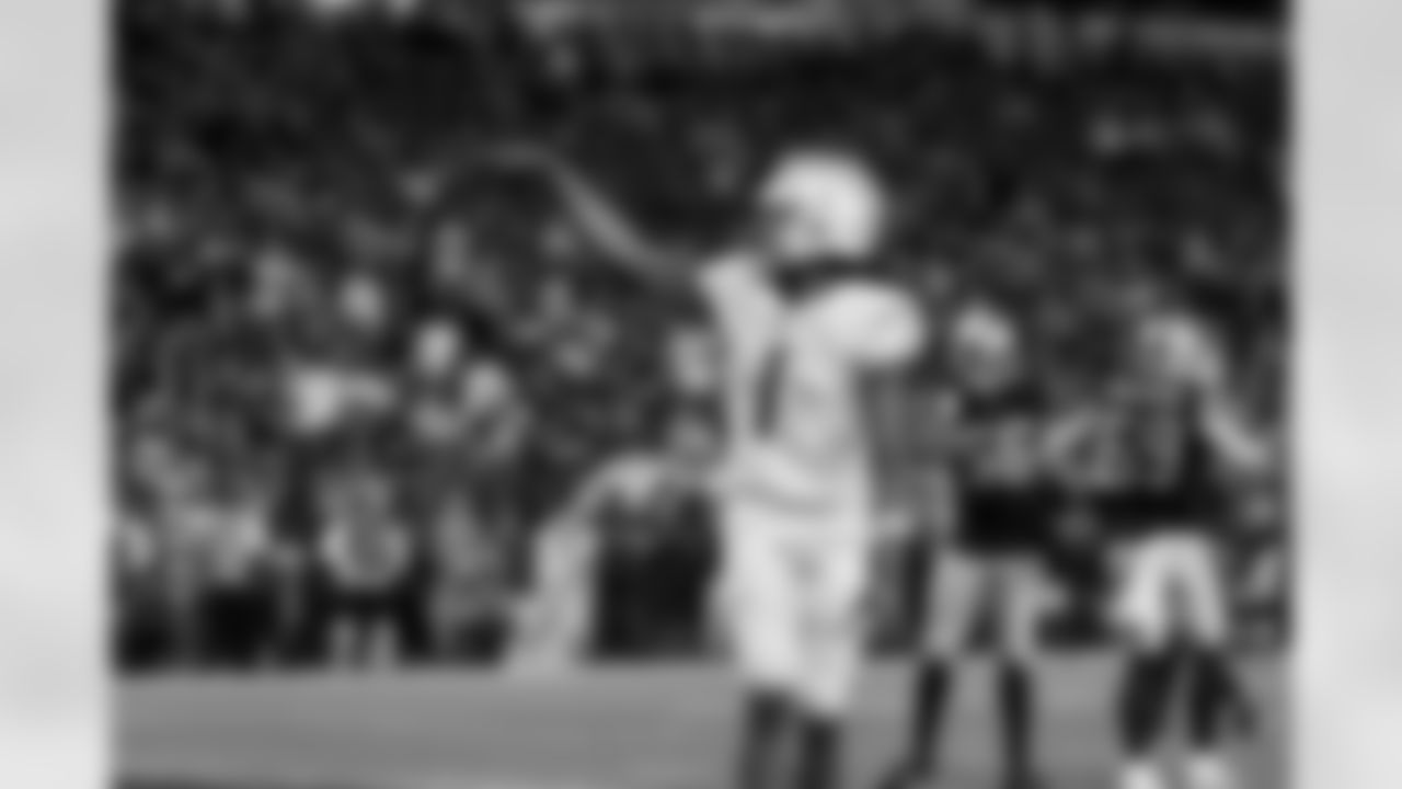 The Los Angeles Chargers play the Las Vegas Raiders on Thursday, December 14, 2023 at Allegiant Stadium in Las Vegas, NV.
[FINAL SCORE: LV 63 - LAC 21]