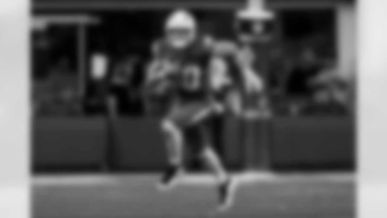 Chargers QB Justin Herbert (#10) in action during their Pro Bowl season.