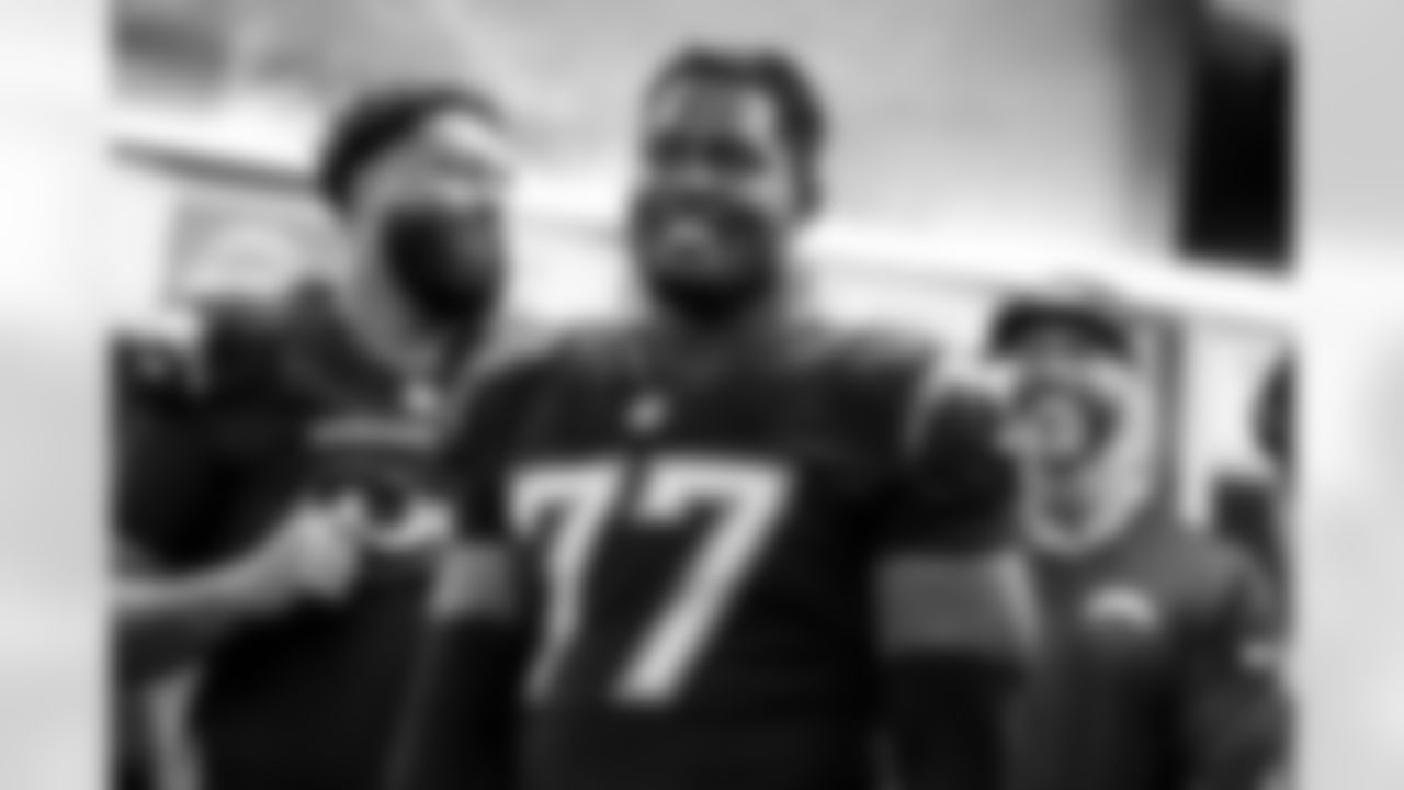 T Trey Pipkins III (79) and G Zion Johnson (77)