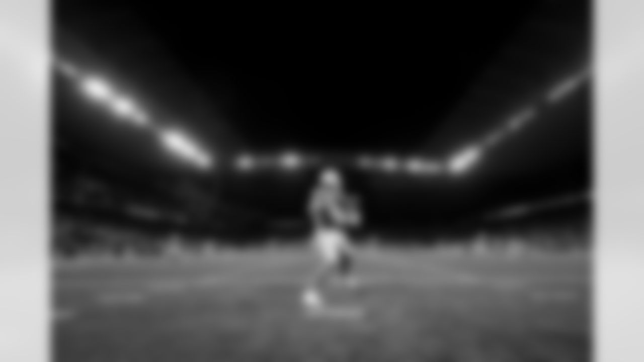 QB Justin Herbert (10)