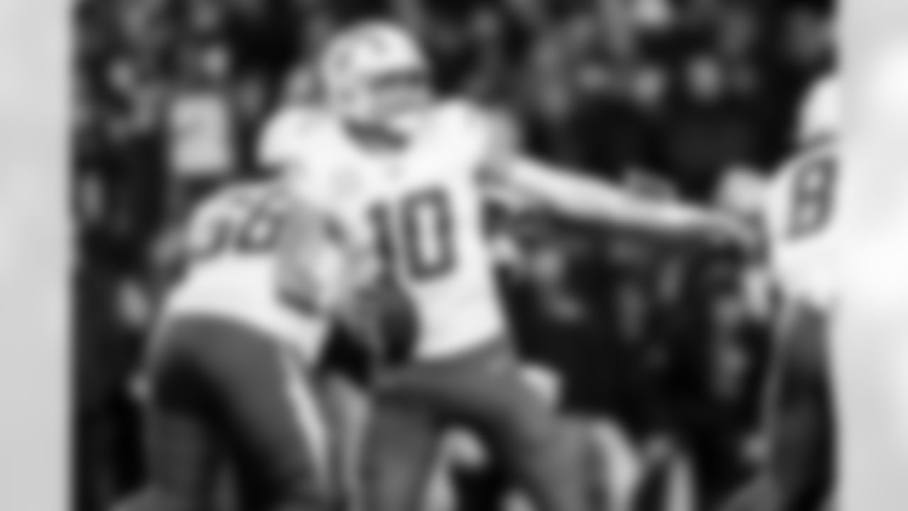 QB Justin Herbert (10)