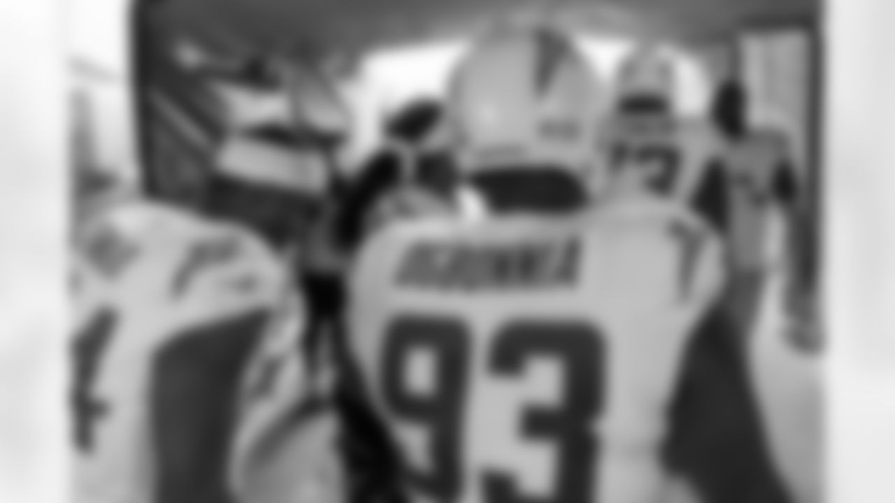 Check out the best shots from the Chargers Week 18 matchup against the Broncos!