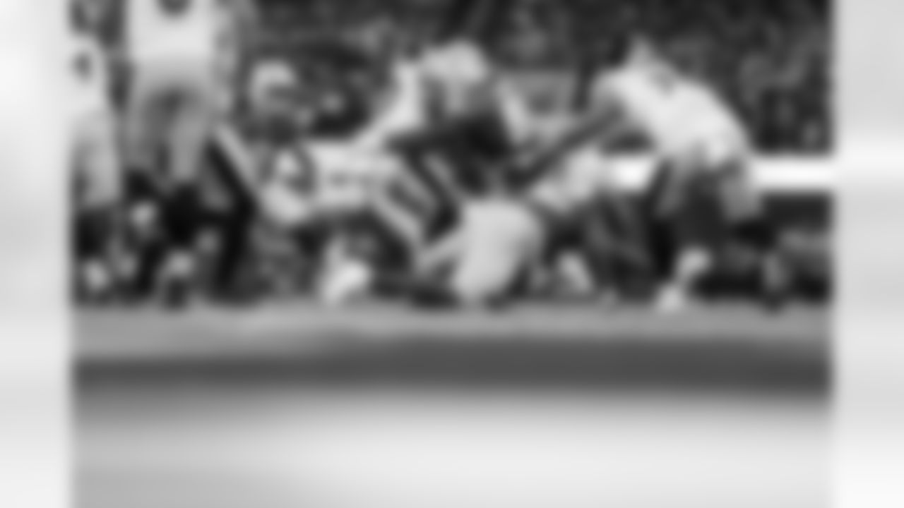 DL Da'Shawn Hand (91)