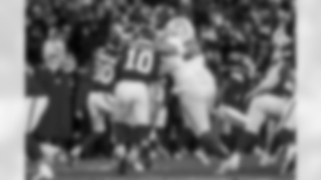 Check out the best shots from the Chargers Week 15 matchup against the Chiefs!