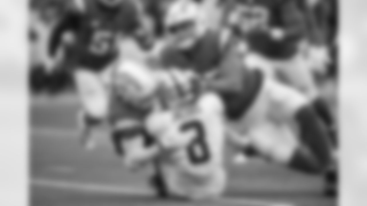 The Los Angeles Chargers play the Las Vegas Raiders on Sunday, October 1, 2023 at SoFi Stadium in Inglewood, CA.
[FINAL SCORE: LAC 24 - LV 17]