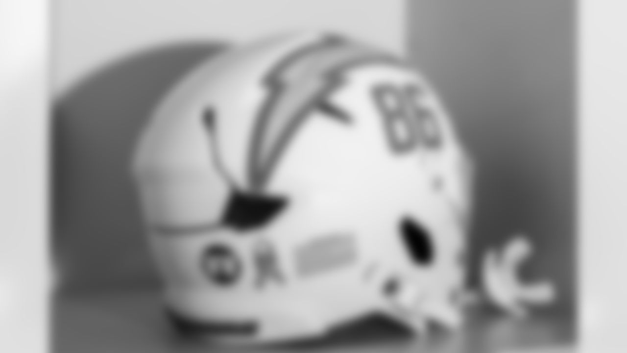 Check out the best shots from the Chargers Week 10 matchup against the Steelers!