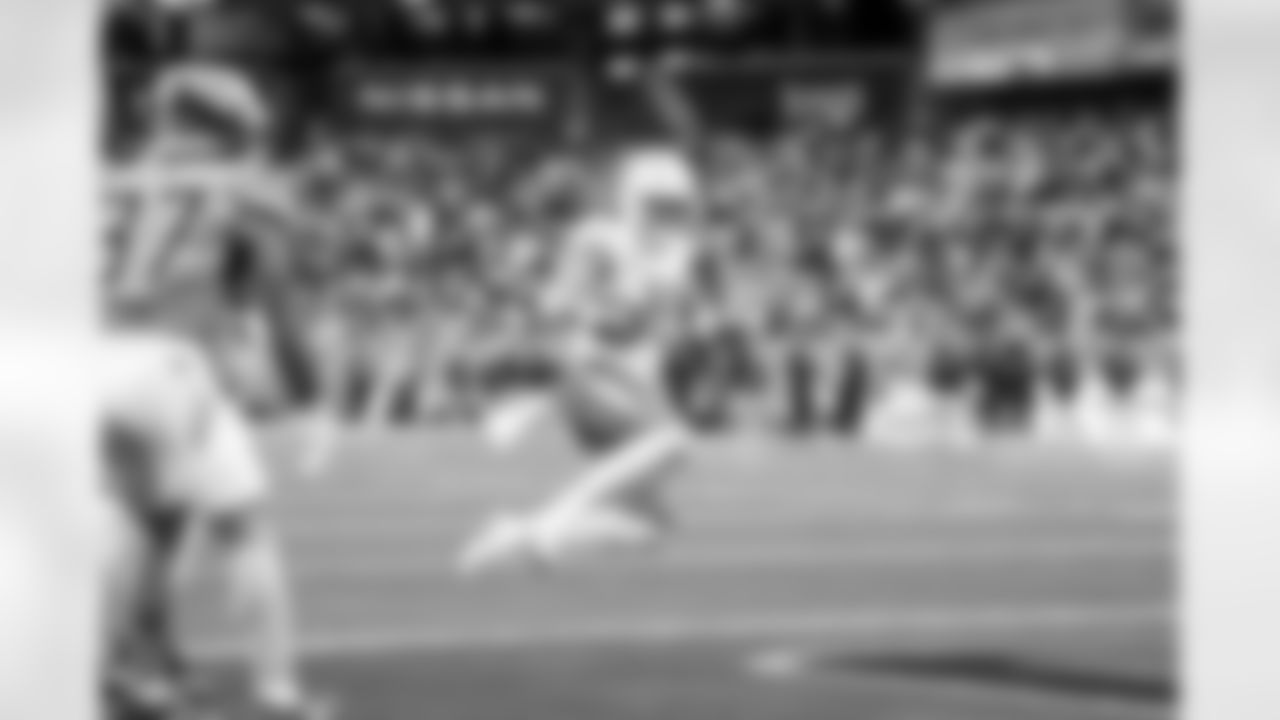 QB Justin Herbert (10)