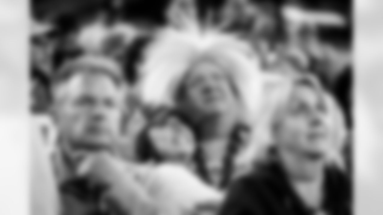 The Los Angeles Chargers play the Denver Broncos on Thursday, December 19, 2024 at SoFi Stadium in Inglewood, CA.
[FINAL SCORE: LAC 34 - DEN 27]