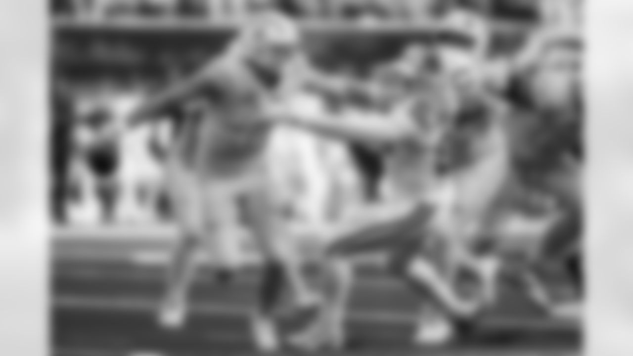 Take a look back at the best photos of Justin Herbert's 2025 campaign.