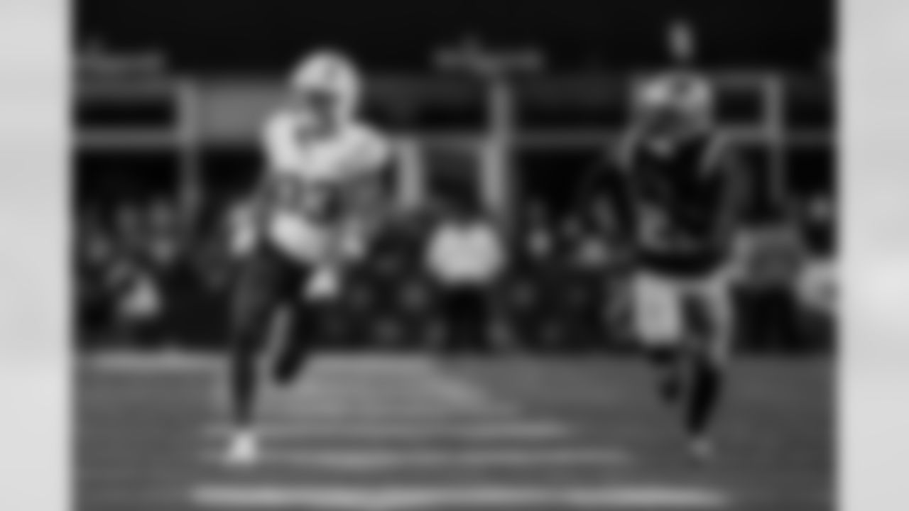 Take a look at the best photos of Chargers 2026 free agent Deane Leonard