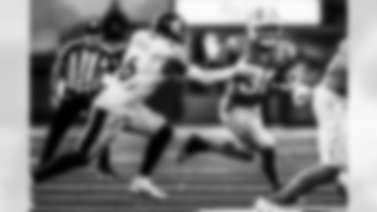 Take a look back at the Chargers Week 10 matchup with the Steelers in monochrome.