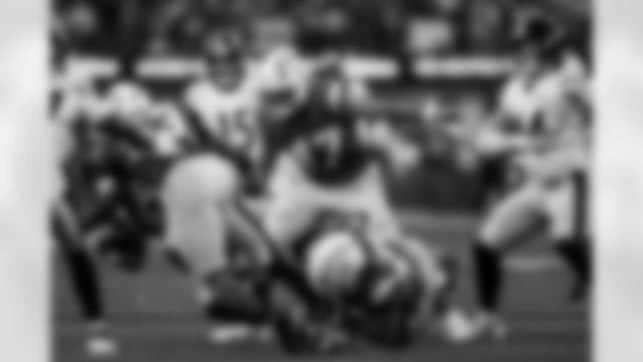 Take a look at the best photos of Chargers 2026 free agent Josh Harris