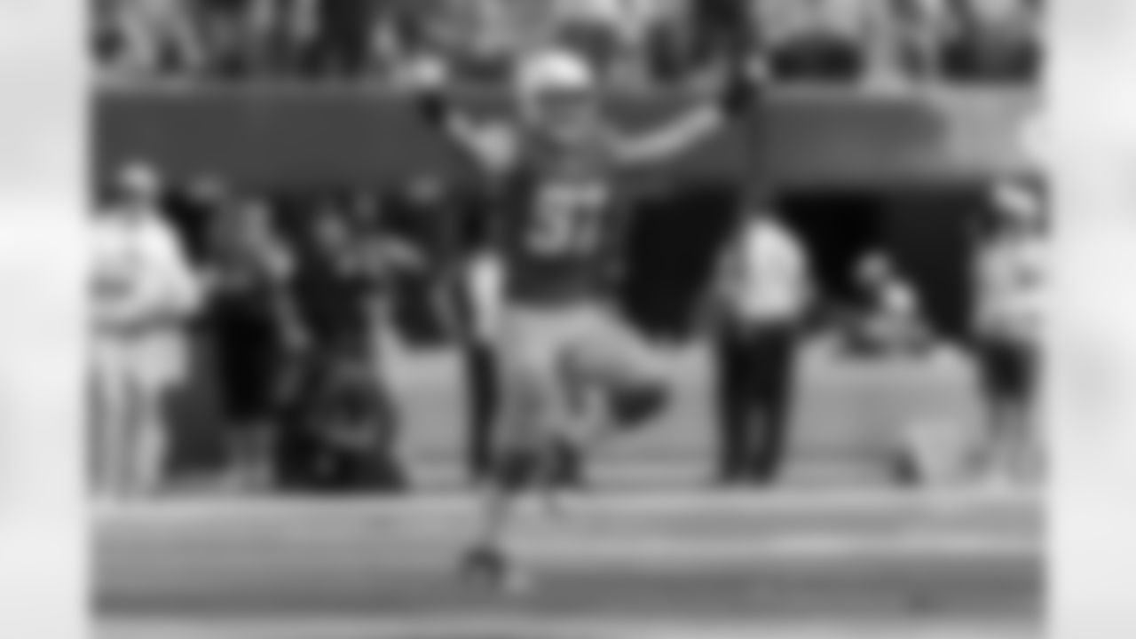 The Los Angeles Chargers play the Las Vegas Raiders on Sunday, September 8, 2024 at SoFi Stadium in Inglewood, CA.
[FINAL SCORE: LAC 22 - LV 10]