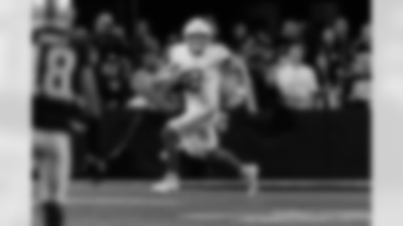 The Los Angeles Chargers play the Las Vegas Raiders on Thursday, December 14, 2023 at Allegiant Stadium in Las Vegas, NV.
[FINAL SCORE: LV 63 - LAC 21]