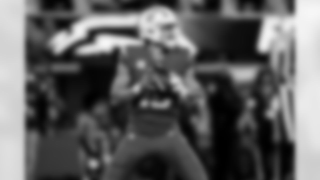 Chargers QB Justin Herbert (#10) in action during their Pro Bowl season.