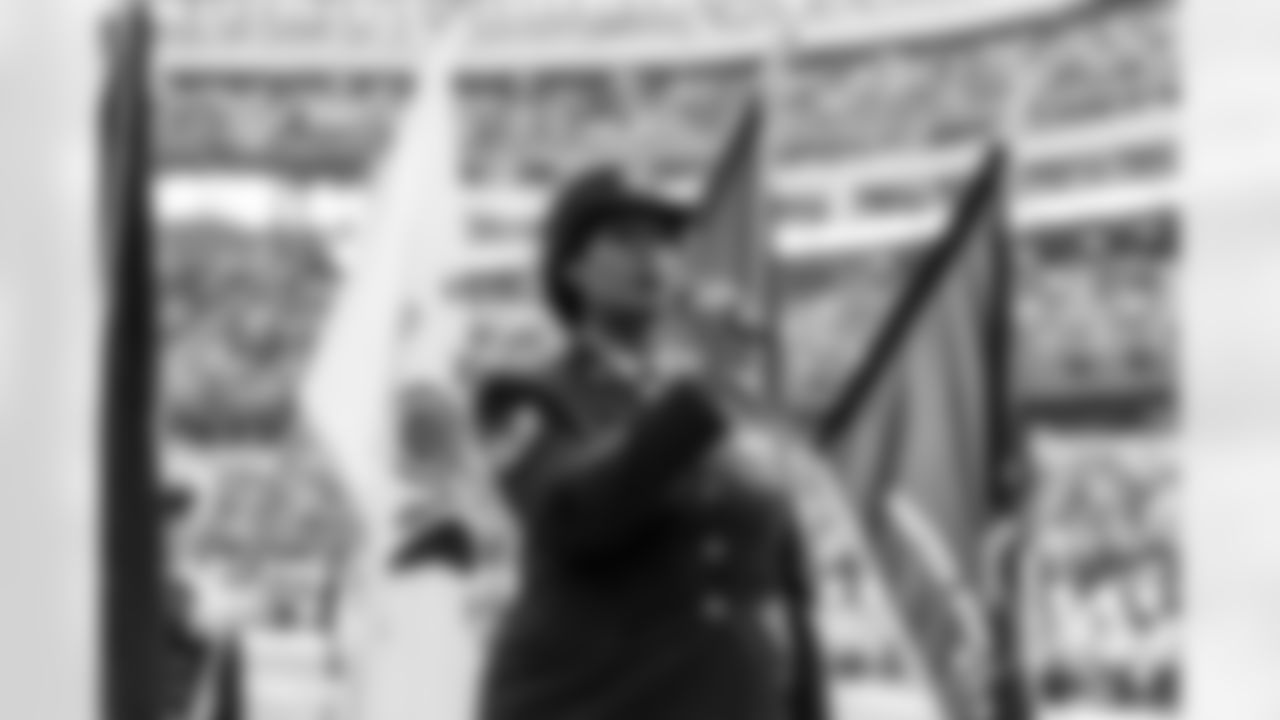 The Los Angeles Chargers play the Tennessee Titans on Sunday, November 10, 2024 at SoFi Stadium in Inglewood, CA.
[FINAL SCORE: LAC 27 - TEN 17]