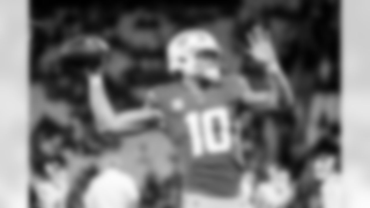 QB Justin Herbert (10)
