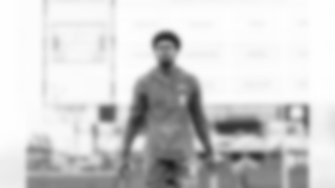 Check out the best shots from the Chargers Week 9 matchup against the Titans!