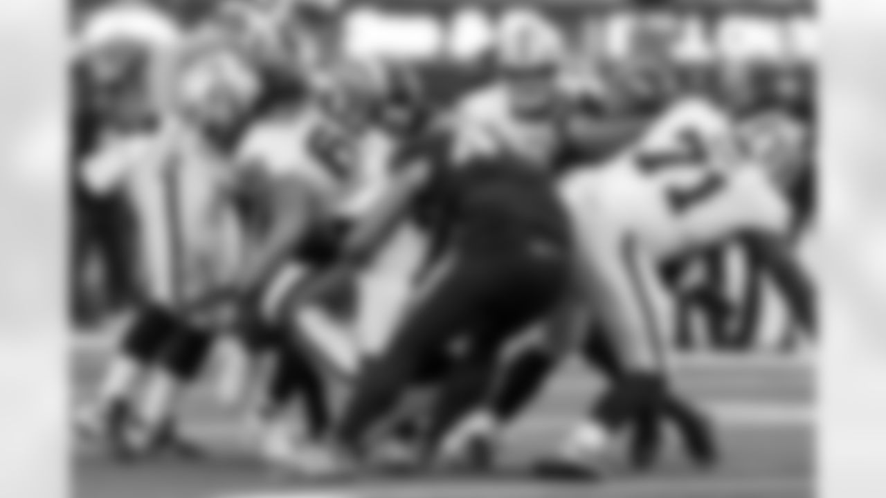 OLB Tuli Tuipulotu (45)