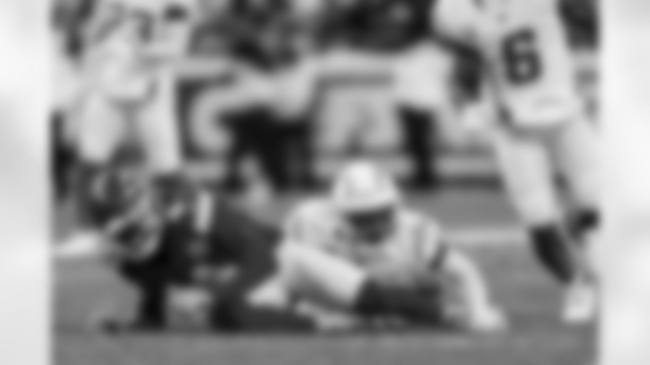 S Derwin James Jr. (3)