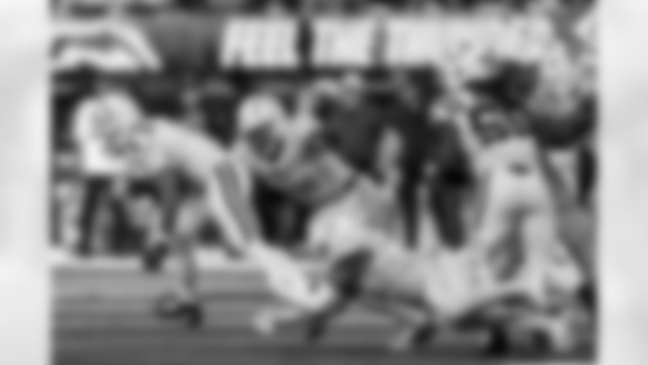 Take a look at the best photos of Chargers 2026 free agent Del'Shawn Phillips