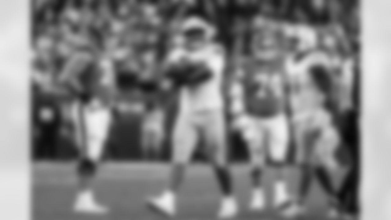 DL Justin Eboigbe (92)