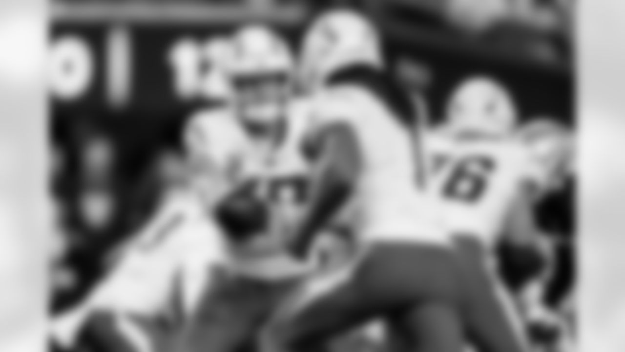 Chargers QB Justin Herbert (#10) in action during their Pro Bowl season.