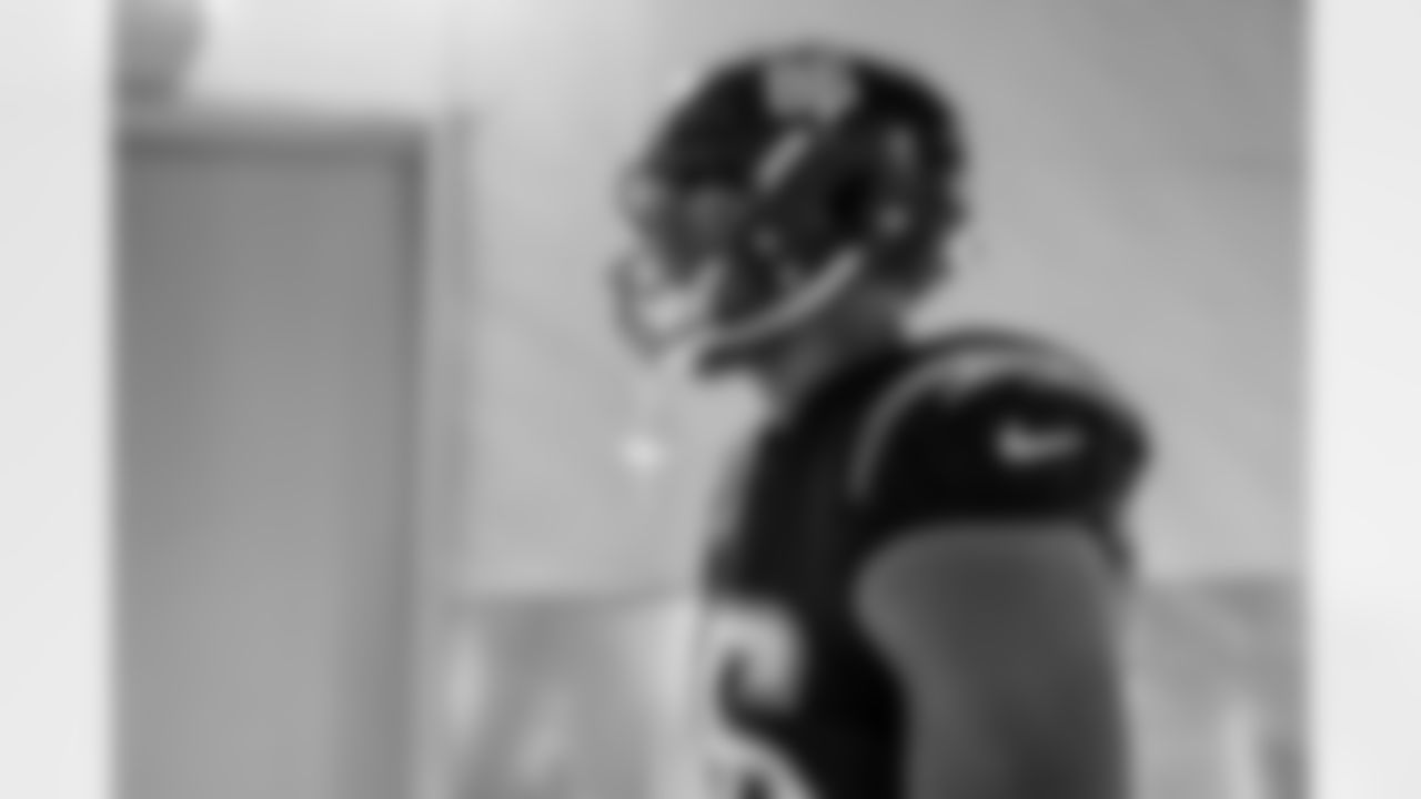 Check out the best shots from the Chargers Week 13 matchup against the Raiders!