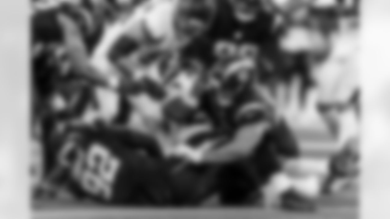 Take a look back at the best photos of Tuli Tuipulotu's 2025 campaign.