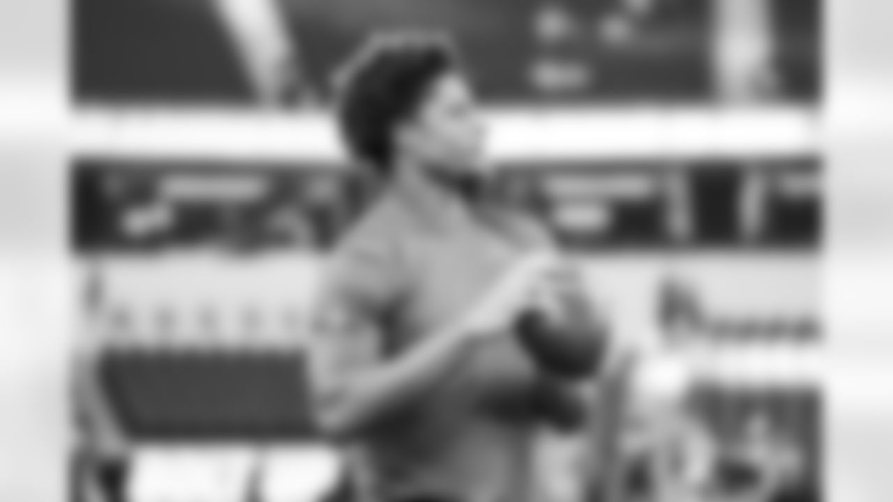 TE Oronde Gadsden (86)