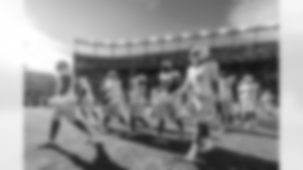 Check out the best shots from the Chargers Week 18 matchup against the Broncos!