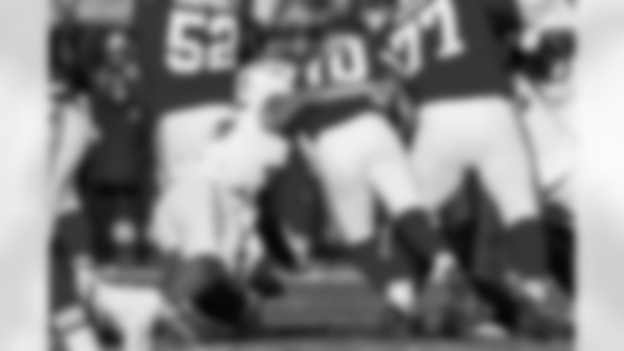 Check out the best shots from the Chargers Week 15 matchup against the Chiefs!