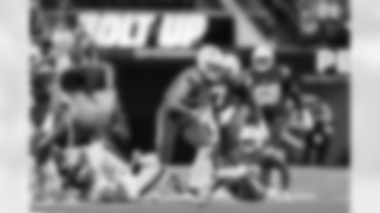 QB Justin Herbert (10)