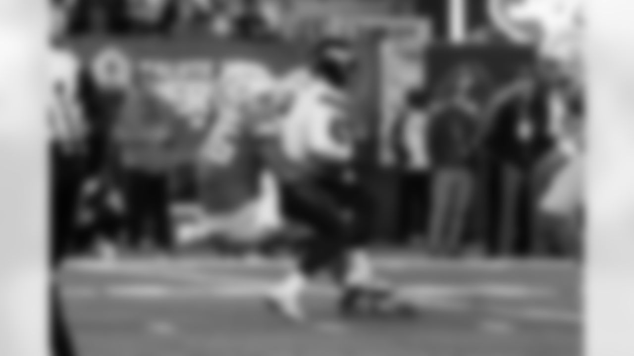 The Los Angeles Chargers play the New York Jets on Monday, November 6, 2023 at MetLife Stadium in East Rutherford, NJ.
[FINAL SCORE: LAC 27 - NYJ 6]